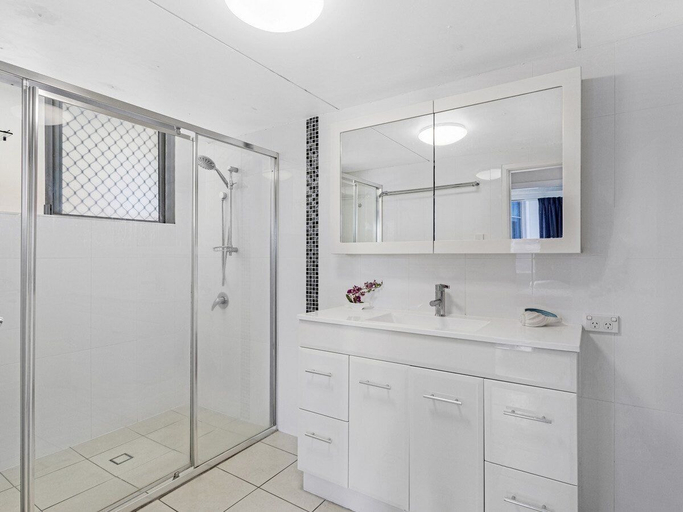 Bedroom 4, Waterfront at Wyuna, Gold Coast