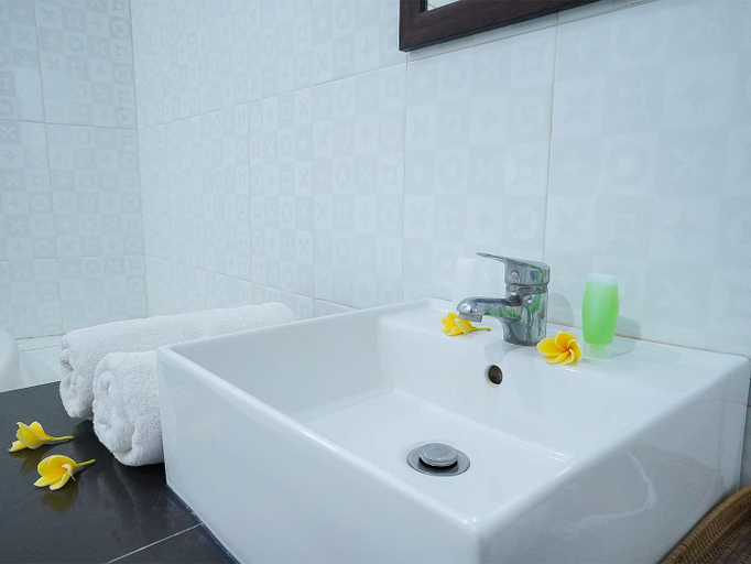 Bathroom 17