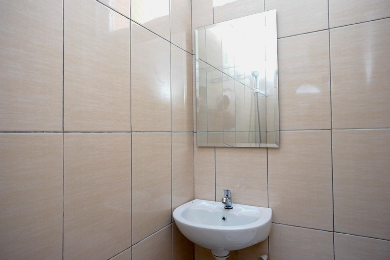 Bathroom 8