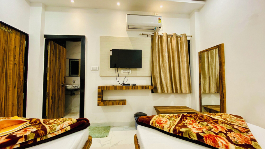 Bedroom 4, Hotel Radhe Shree, East Nimar