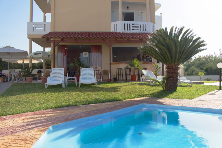 Entrance 2, Elena Rooms & Apartments, Crete