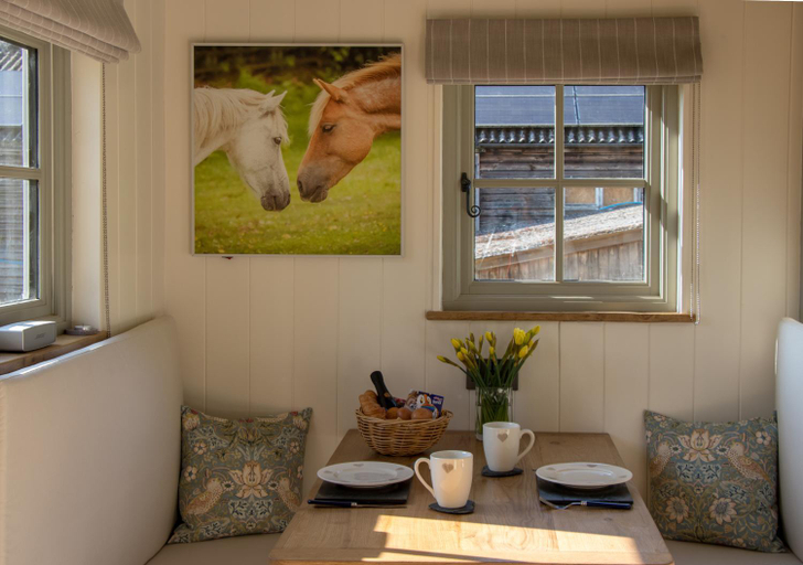 Others 3, Luxury Shepherds Hut, Hampshire