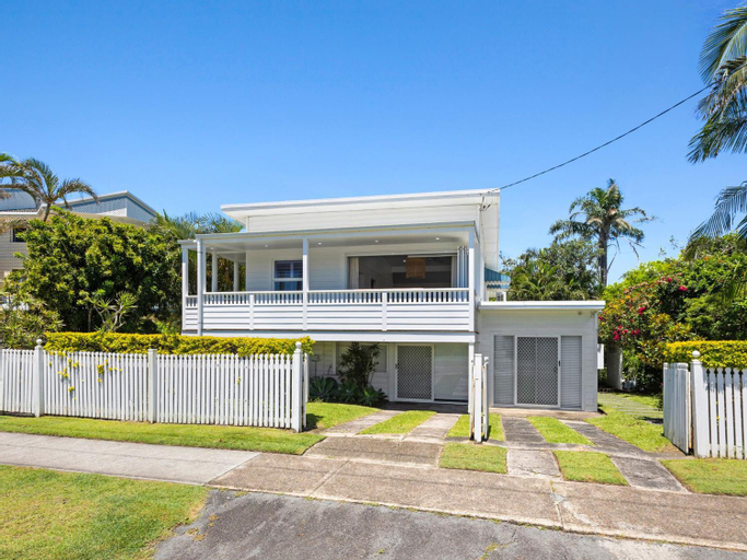 Oceanfront Beach House On Marine Parade, Tweed  - Tweed-Heads