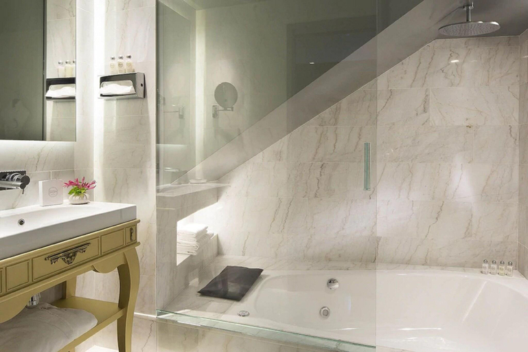 Bathroom 4, La Maison Favart, Paris