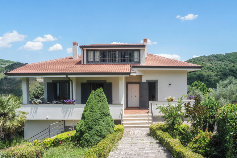 Exterior & Views 2, Villa in Vigna Apartment, Avellino