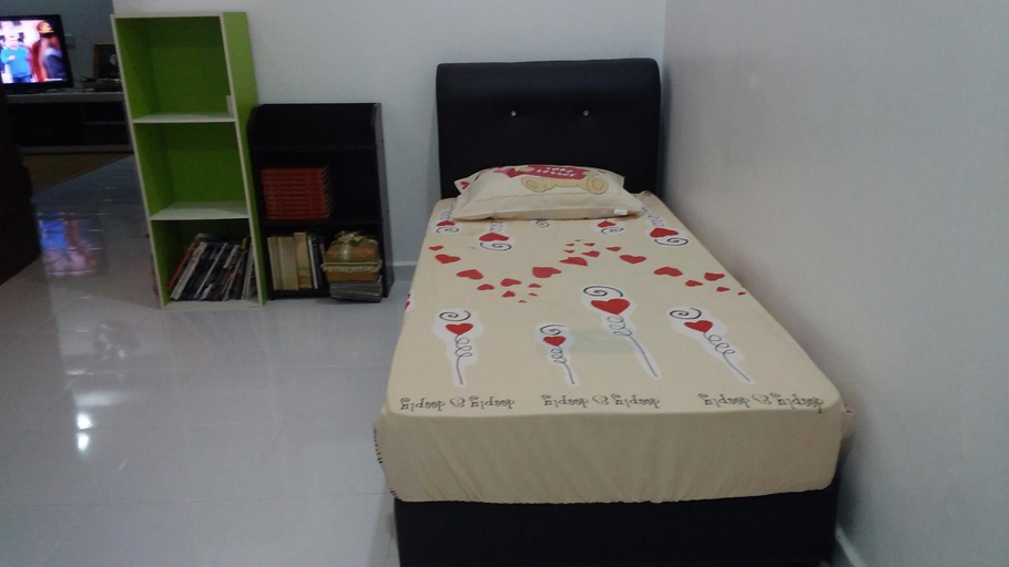 Bedroom 12