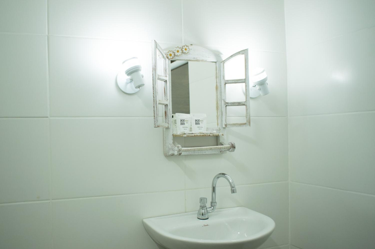 Bathroom 2, Suites no centro historico, Petrópolis