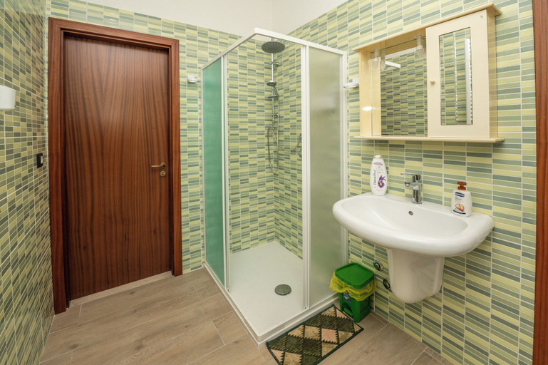 Bathroom 3, La Vecchia Cascina, Salerno