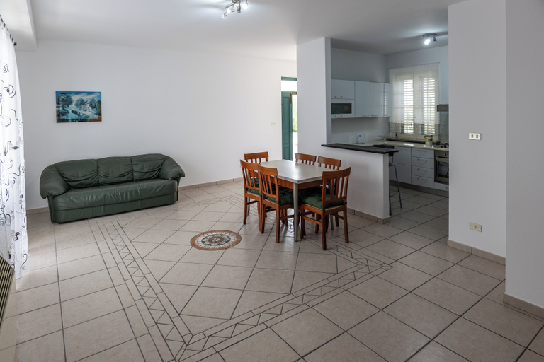 Others 5, Villa D'Angelo, Chieti