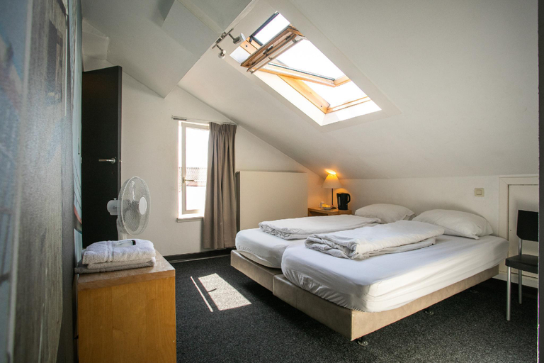 Others 5, St Christopher's Bruges Hostel, West-Vlaanderen