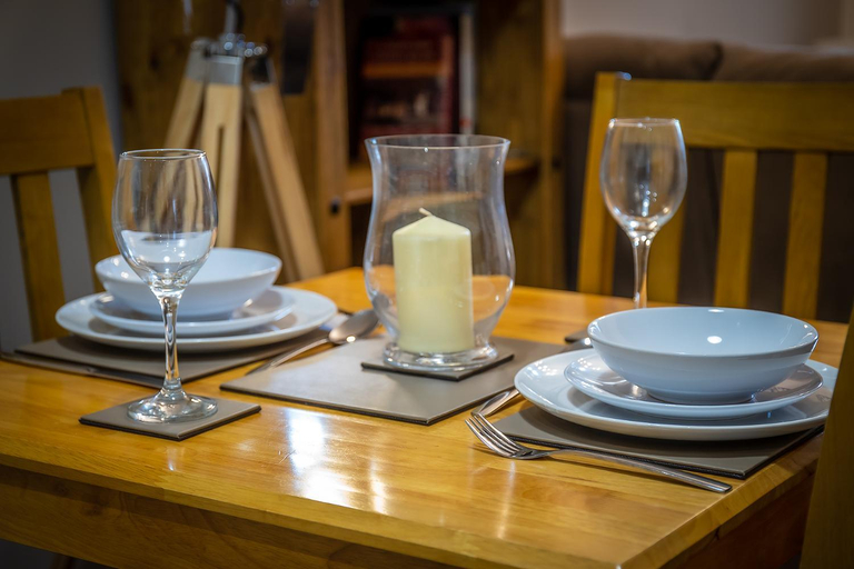 Food & Drinks 4, Douglas House Apartments, Highland