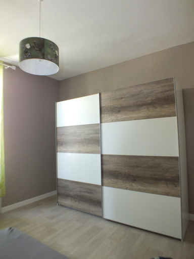 Others 5, Residence Mifaly, Indre