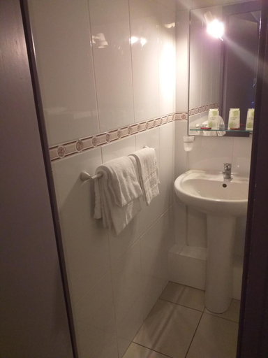 Bathroom, Le Mazagan, Aude