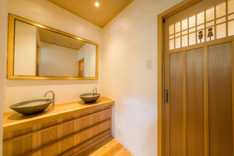 Bathroom 5, Koyasan Shukubo Ekoin, Kōya