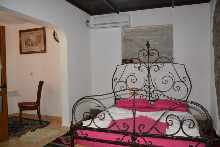 Others 3, Guesthouse Mele, Gjirokastrës