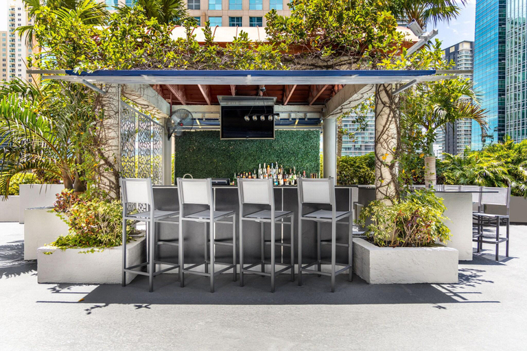 Food & Drinks 5, Fortune House, Miami-Dade