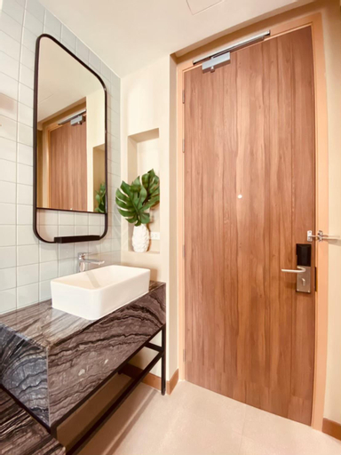 Bathroom 13