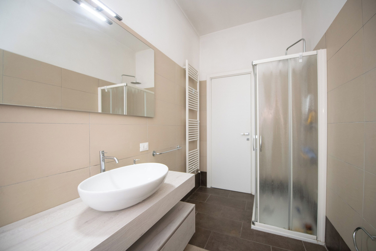 Bathroom 3, Villa Lucia, Brescia