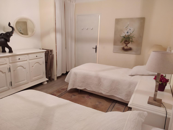 Bedroom 3, Villa provençale en Luberon avec piscine privée, Vaucluse