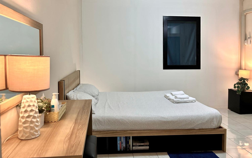 Others 2, INN Room, Din Dang