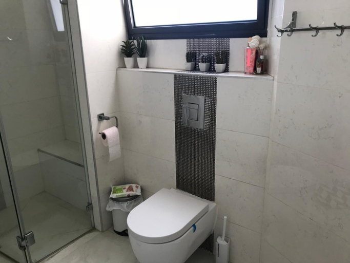Others 3, Charming Unit with Pool and Great Amenities