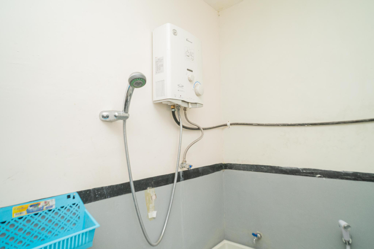 Bathroom 11