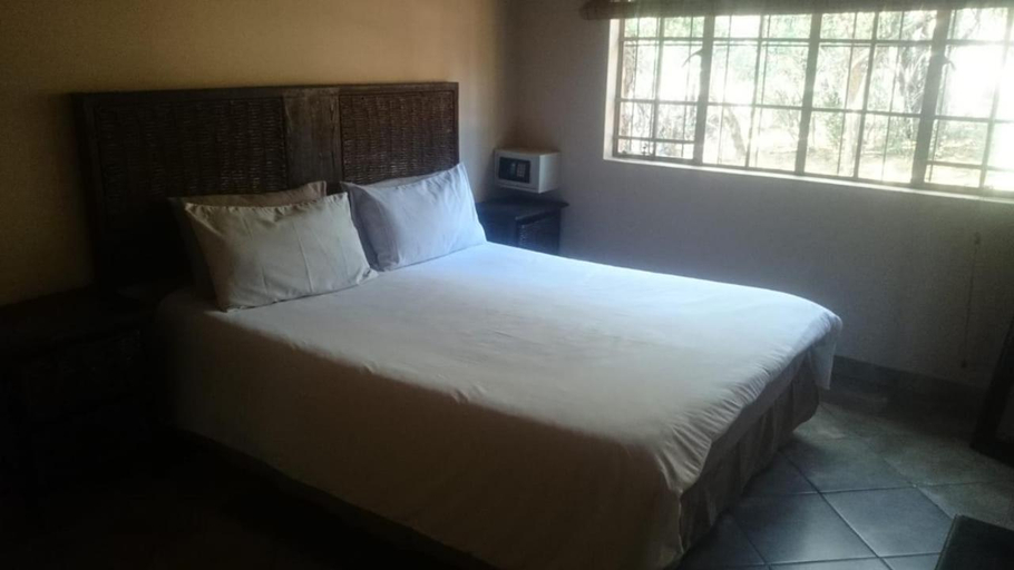 Others 5, Montanique Lodge, Bojanala