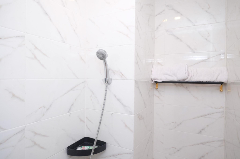 Bathroom 7