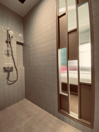 Bathroom 11