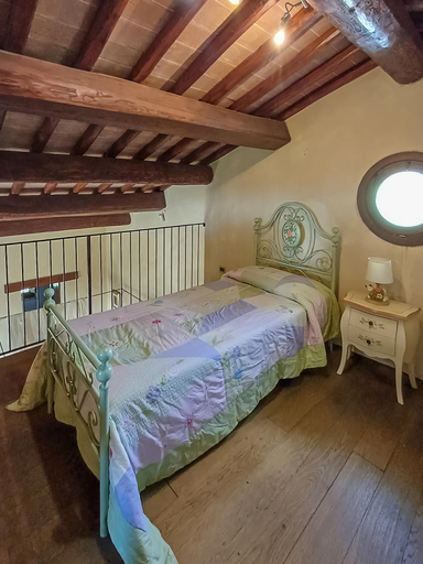Bedroom 3, Casale Farnia - Tenuta di campagna con piscina immersa nel verde, Terni