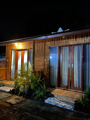 Exterior 14