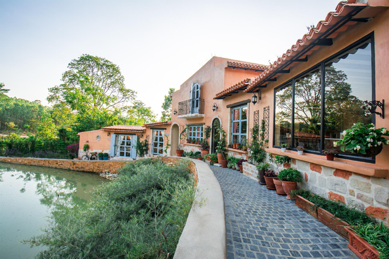 Exterior 11