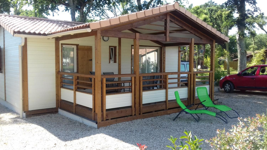 Others 2, chalet avec piscine, Landes