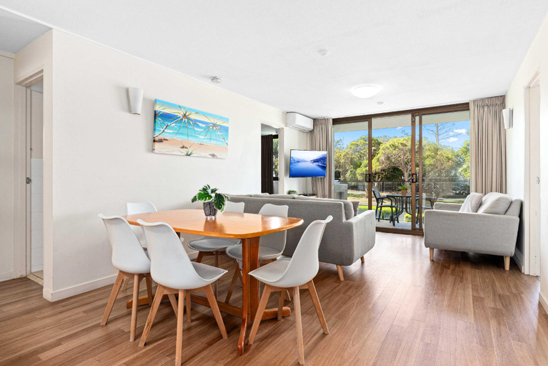 Dining Room 10