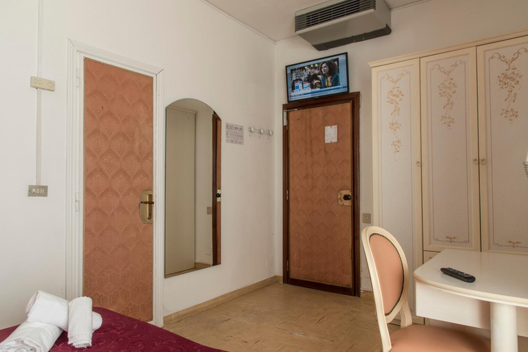 Bedroom 3, Hotel Baia Marina, Rimini