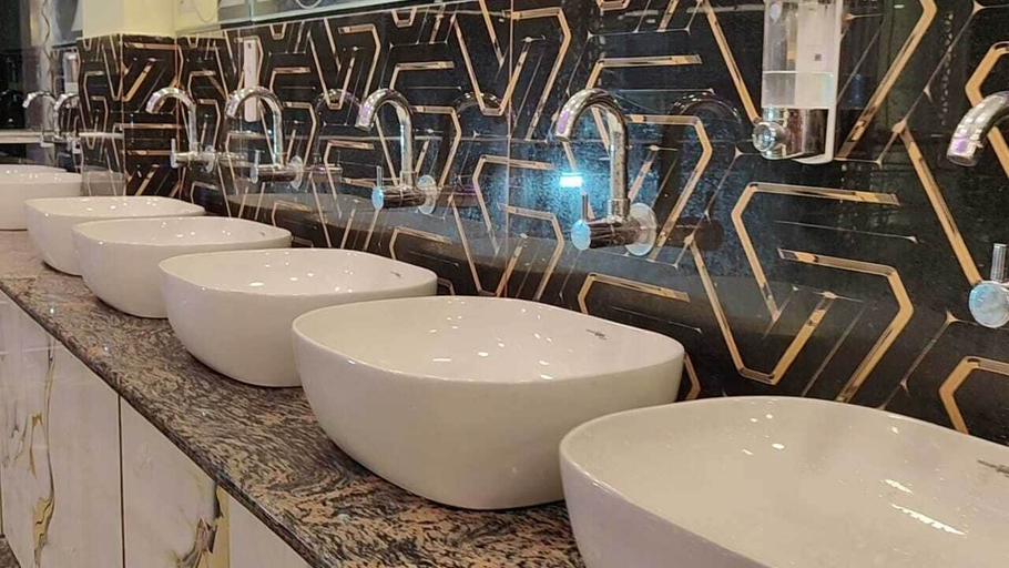 Bathroom 4, Hotel Ratneswar, Alipurduar