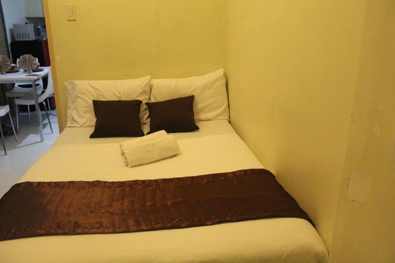 Bedroom 4, Chateau Elysee a14 near Airport Wifi Kitchen, Parañaque