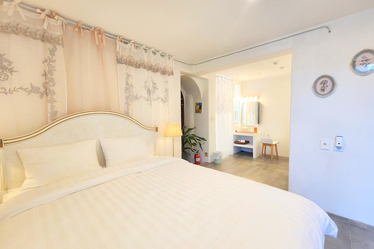 Bedroom 2, Palm Tree Villa, Seogwipo