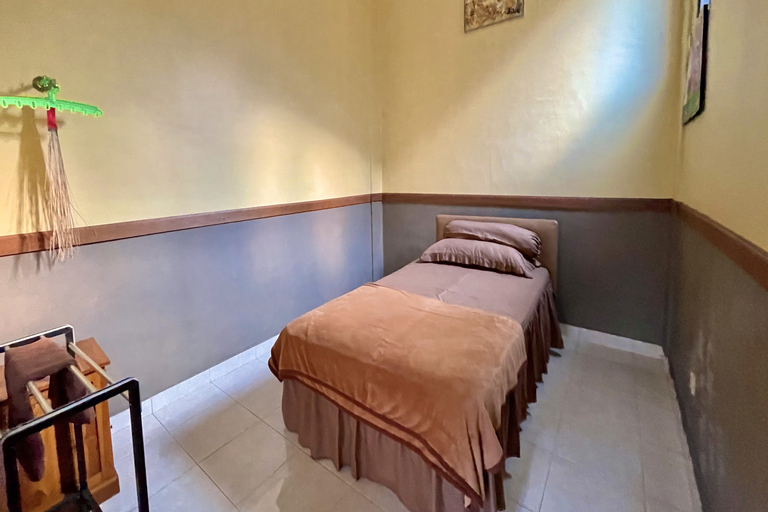 Mongan Homestay - Tap to explore photos
