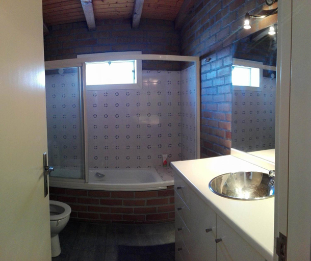 Bathroom, Casa dos Confrades, Arcos de Valdevez
