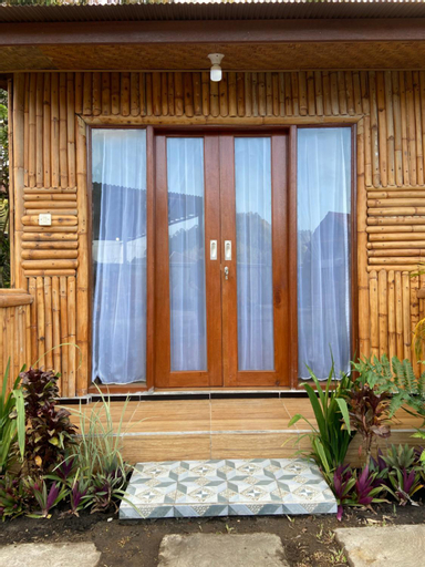 Exterior 5