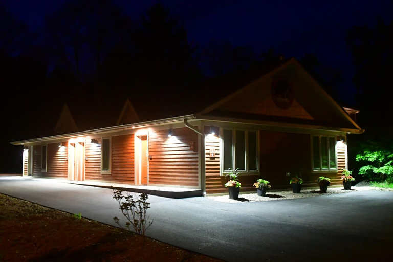 Exterior & Views 1, The Fields of Eden Inn, Erie