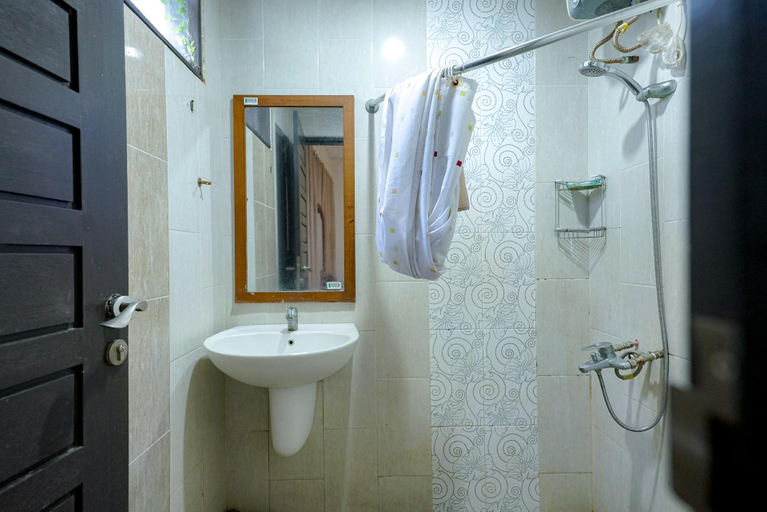 Bathroom 7