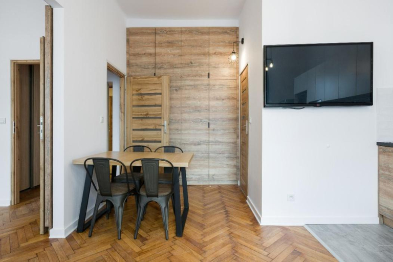 Others 4, Fancy Apartments with Lift and A/C, Kraków City