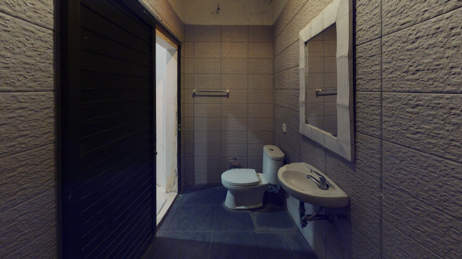 Bathroom 4