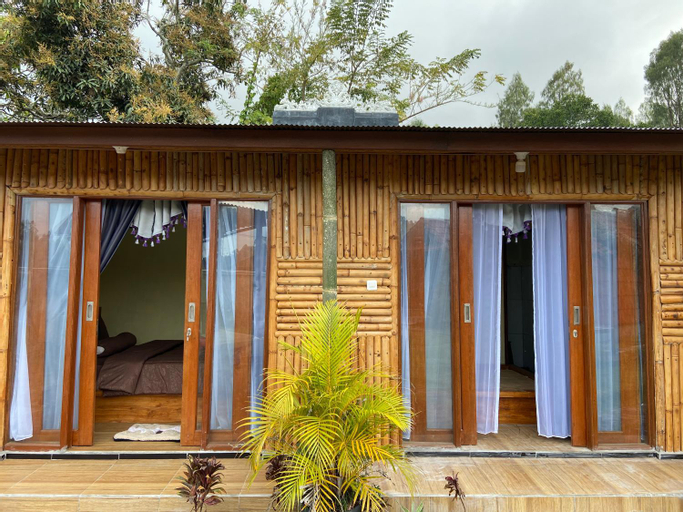 Exterior 6