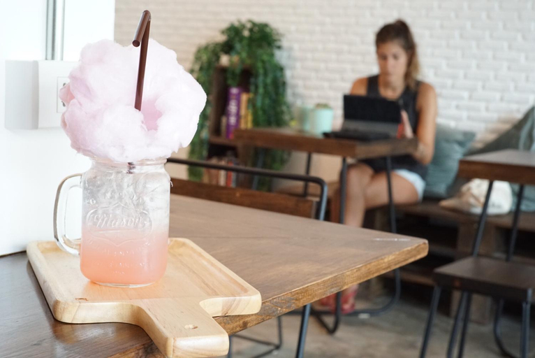 Food & Drinks 5, Krit Hostel, Phra Nakhon