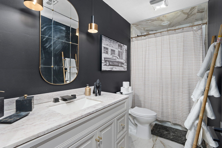 Bathroom 4, Sinatra Fun 5BD Home Huge Pool Game Room, Williamson