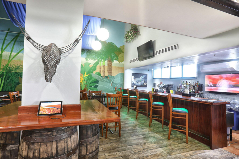 Food & Drinks 5, San Juan Airport Hotel