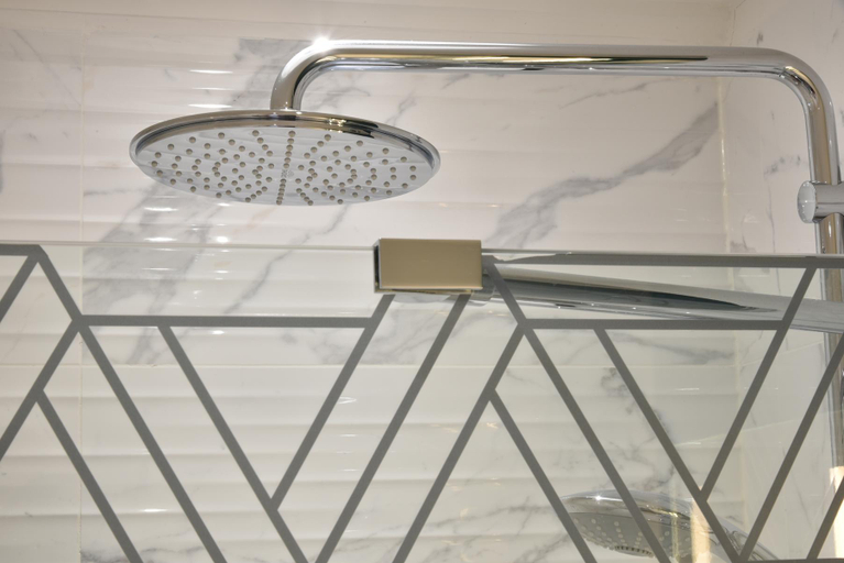 Bathroom 4